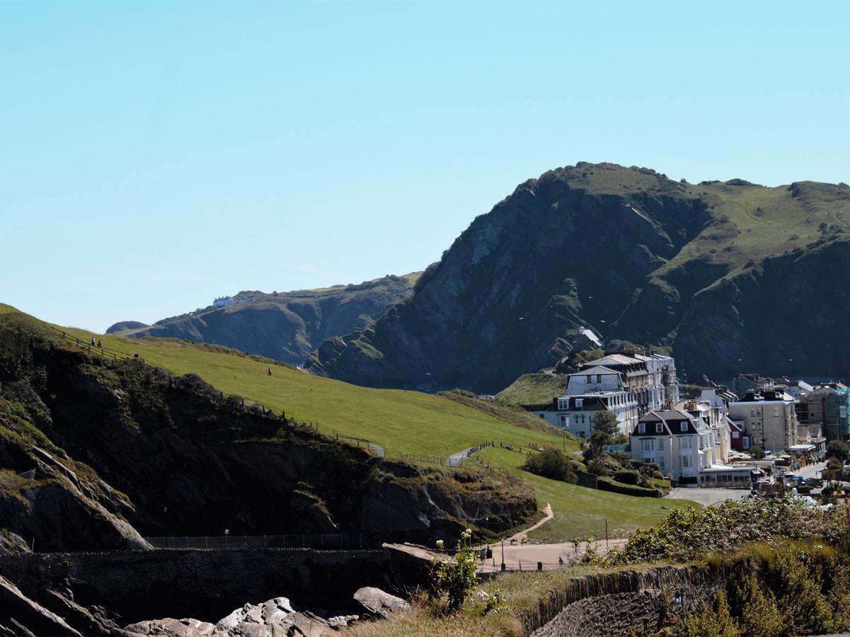 Ocean Breeze Villa Ilfracombe Exteriör bild